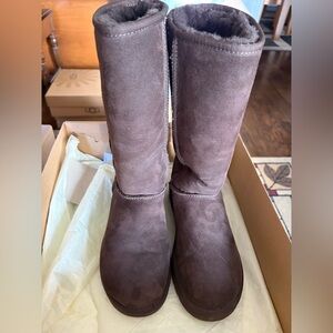 Ugg Classic Tall Brown Suede Boots Size 7